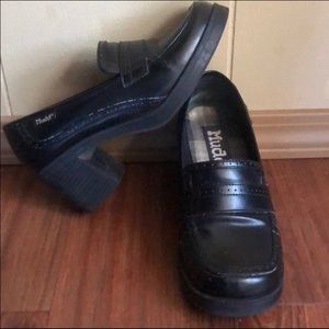ADORABLE CHUNKY 90’s LOAFERS
